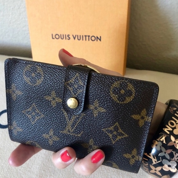 Louis Vuitton Handbags - Louis Vuitton Brown Monogram Kiss Lock Wallet Auth